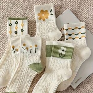 New Set of 5 Floral and Geometric Patterned Socks